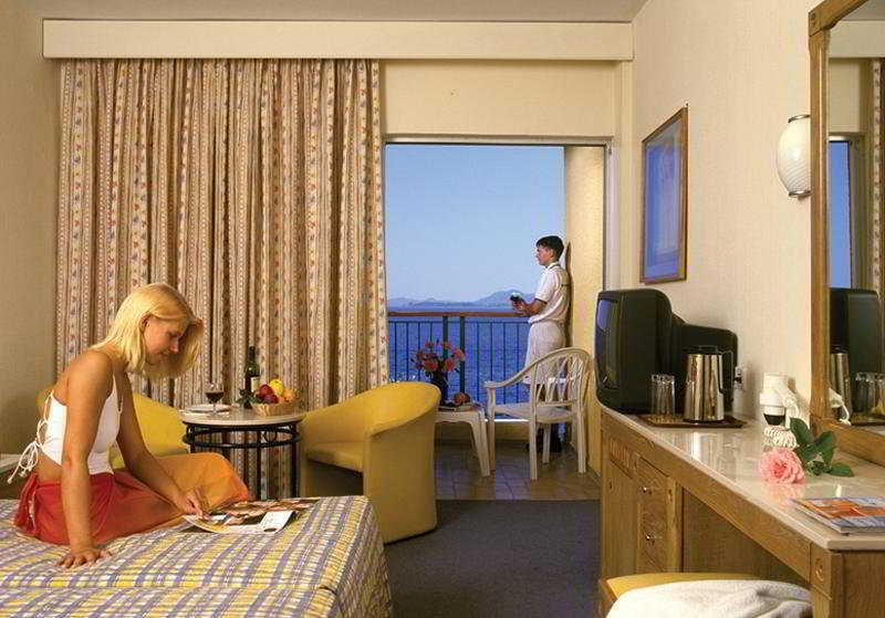 Nissaki Hotel 4*